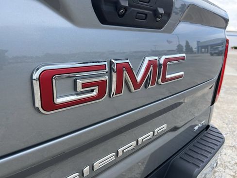Used 2025 GMC Sierra 1500 SLT w/ SLT Premium Plus Package AWD/4WD image 32