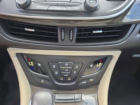 Used 2020 Buick Envision Preferred image 12