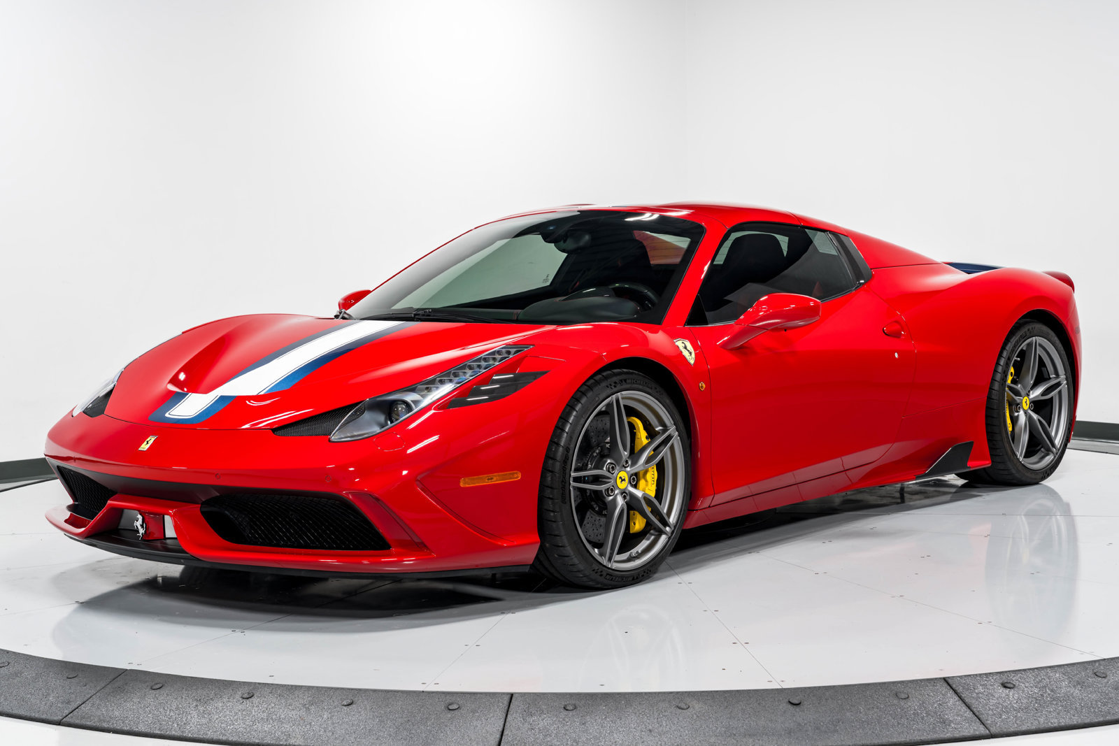 Used 2015 Ferrari 458 Speciale A RWD image 43