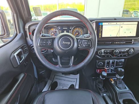 Used 2024 Jeep Wrangler Rubicon AWD/4WD image 17