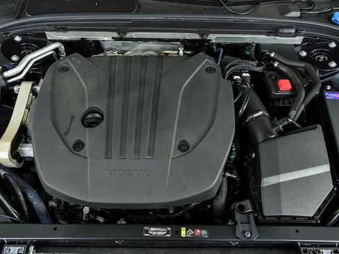 Certified 2024 Volvo V60 B5 Cross Country Plus image 36