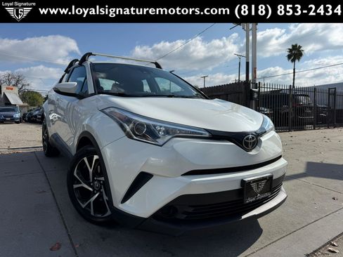 Used 2018 Toyota C-HR XLE image 1