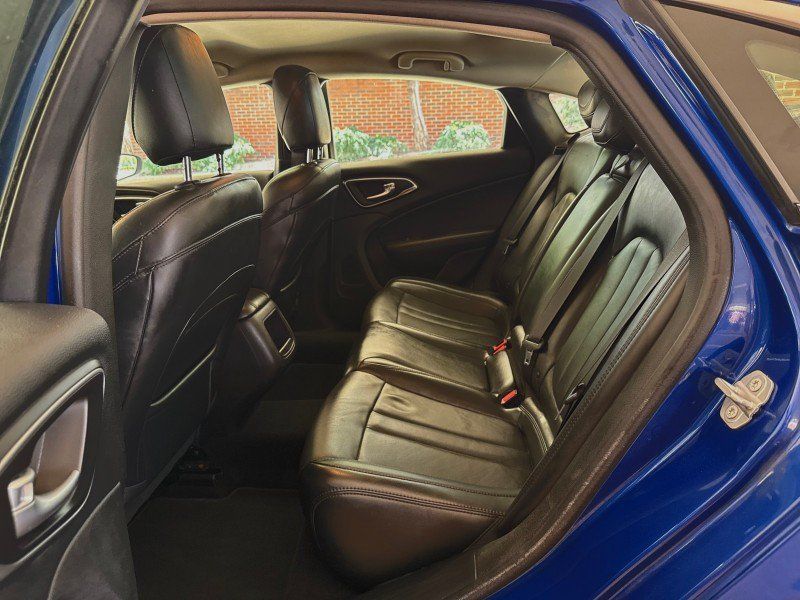 Used 2017 Chrysler 200 Limited Platinum FWD image 28