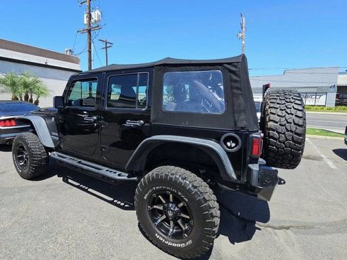 Used 2016 Jeep Wrangler Unlimited Sport w/ Connectivity Group AWD/4WD image 5