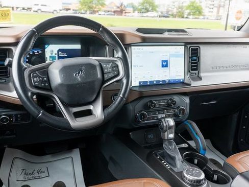 Used 2022 Ford Bronco Outer Banks AWD/4WD image 12