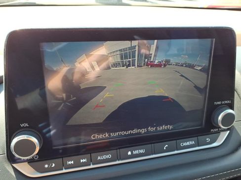 Used 2023 Nissan Rogue SV AWD/4WD image 11