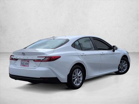 Used 2025 Toyota Camry LE w/ Convenience Package FWD image 5