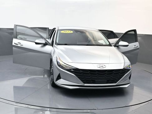 Used 2023 Hyundai Elantra SEL w/ Convenience Package image 36