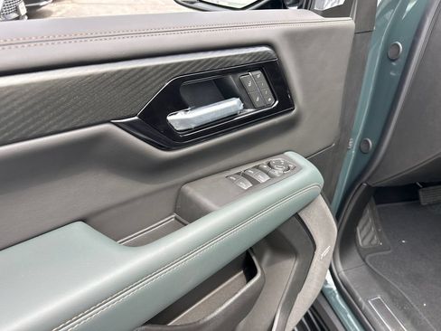 New 2026 GMC Yukon XL AT4 AWD/4WD image 16