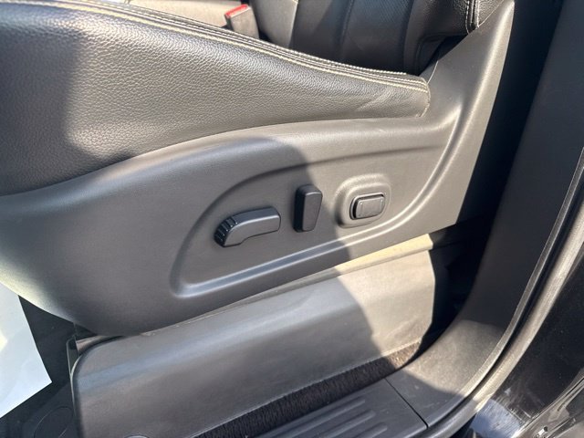Used 2019 Nissan Titan PRO-4X AWD/4WD image 16