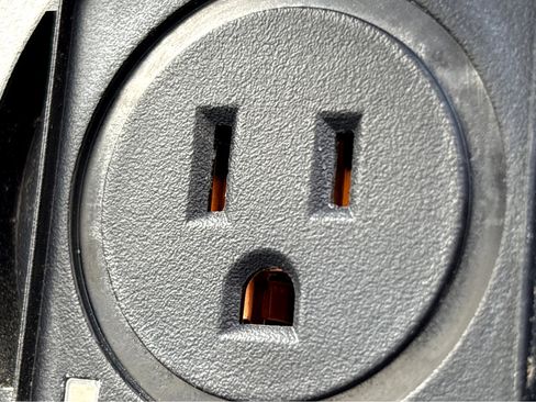 Used 2021 GMC Sierra 1500 SLT image 25