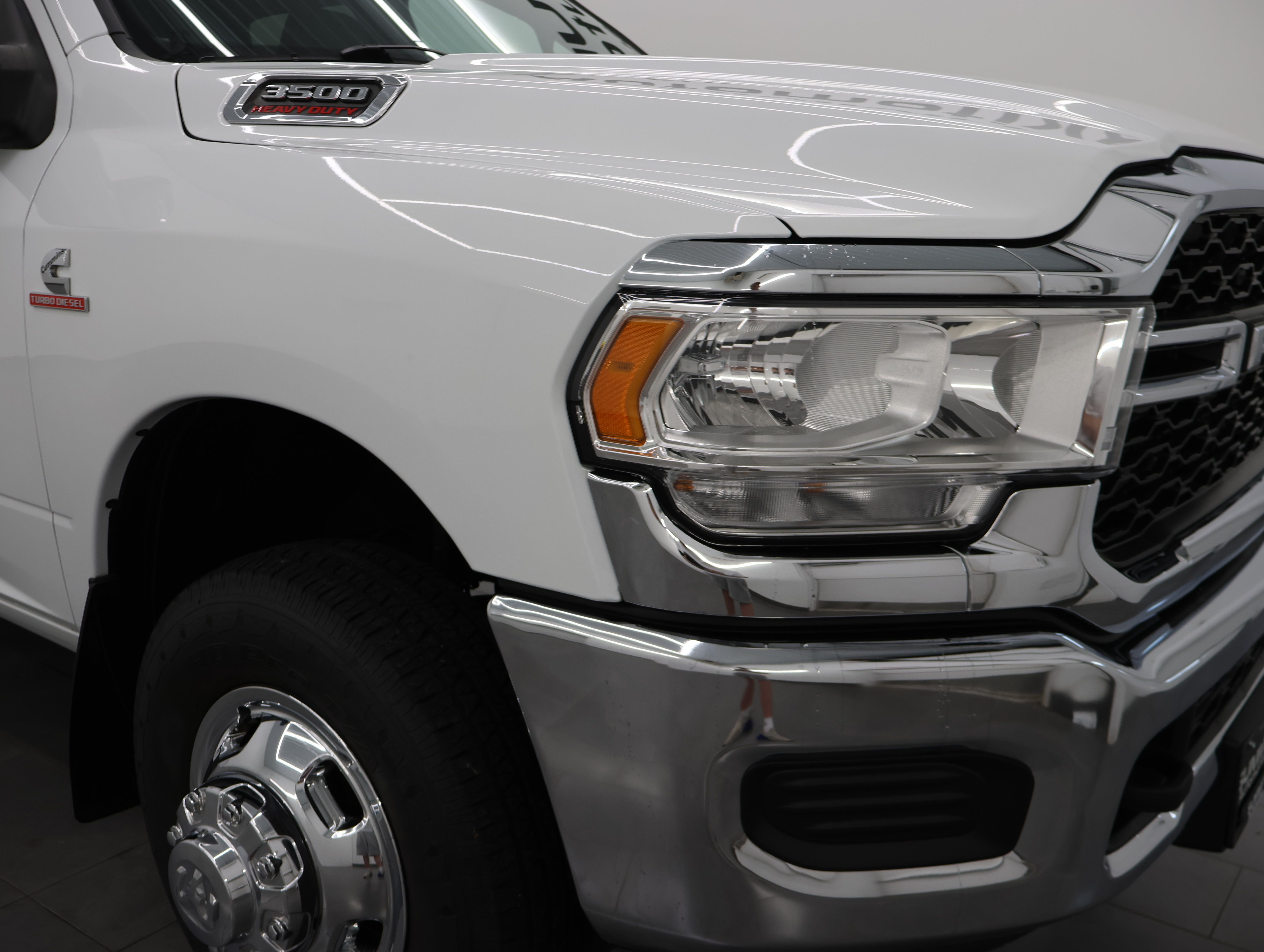 Used 2024 RAM 3500 Tradesman w/ Chrome Appearance Group AWD/4WD image 24