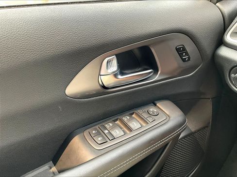 Used 2026 Chrysler Pacifica Select w/ S Appearance Package AWD/4WD image 37