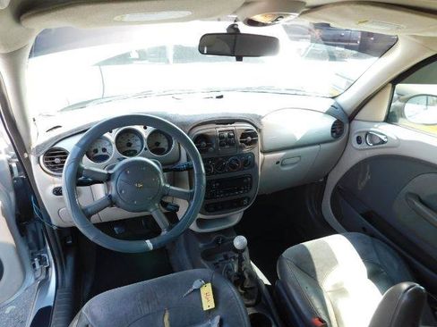 Used 2002 Chrysler PT Cruiser Limited FWD image 15