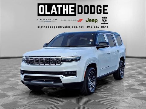 Used 2023 Jeep Grand Wagoneer 4WD image 1