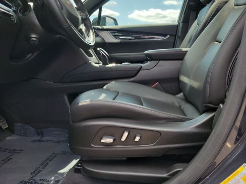 Used 2022 Cadillac XT6 Premium Luxury w/ Technology Package AWD/4WD image 16