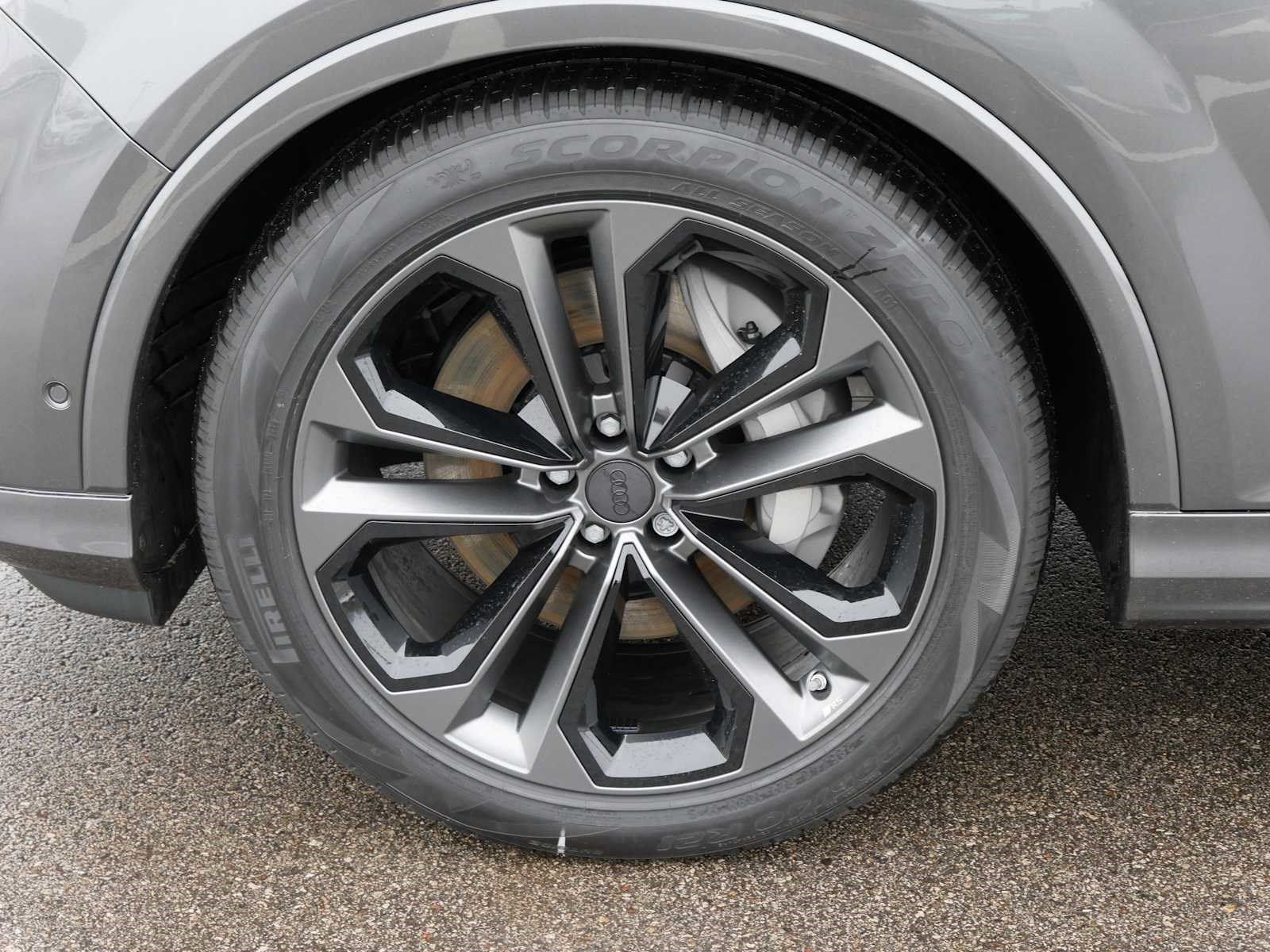 Certified 2026 Audi Q7 2.0T Premium Plus AWD/4WD image 4