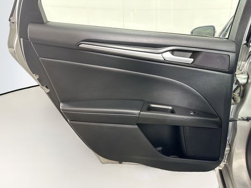 Used 2019 Ford Fusion Titanium image 27