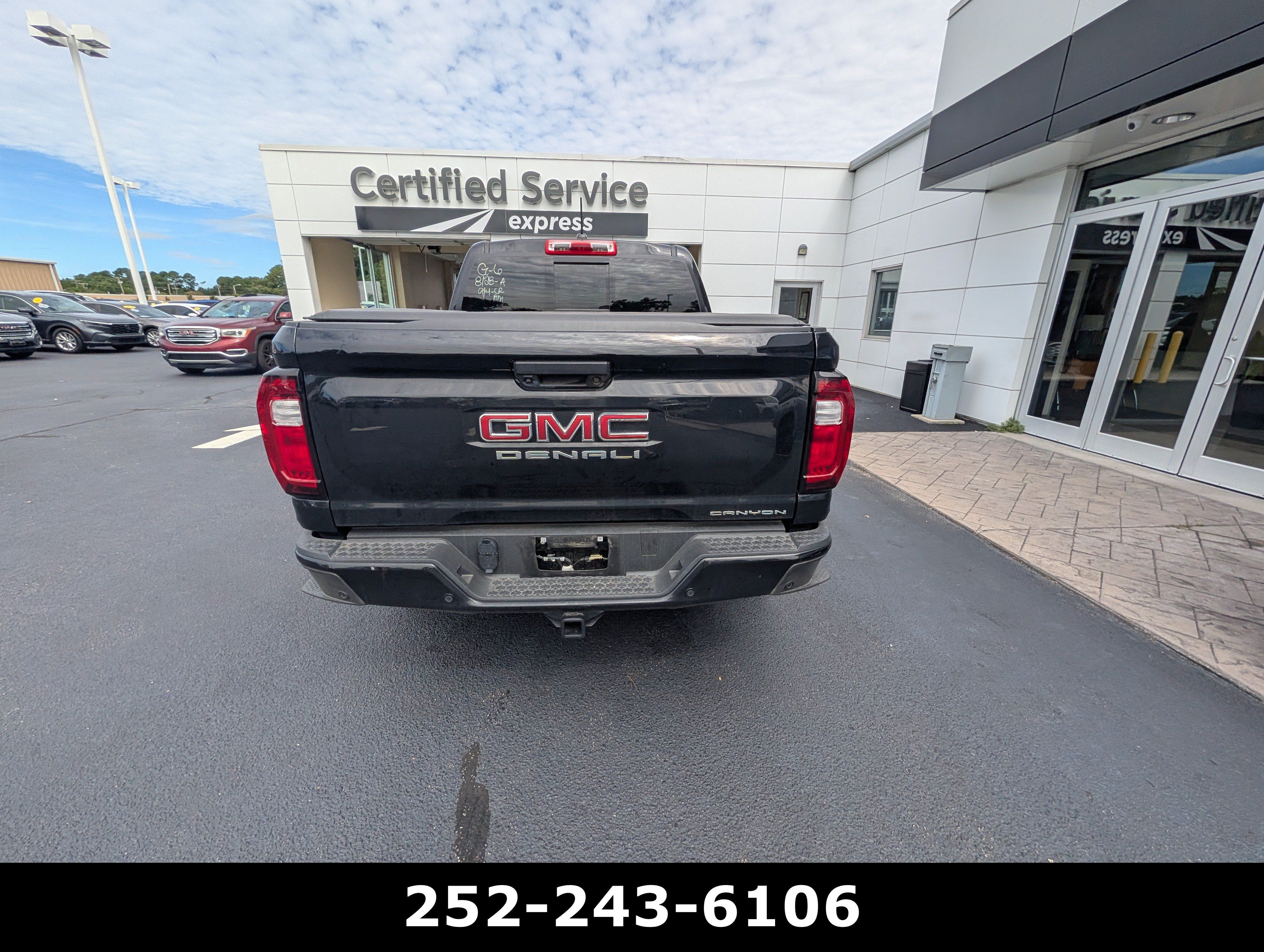 Used 2026 GMC Canyon Denali AWD/4WD image 8