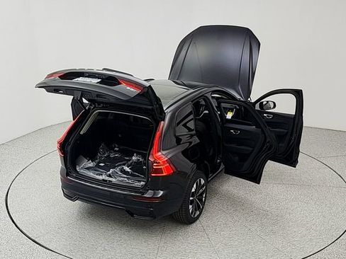 New 2026 Volvo XC60 B5 Plus w/ Protection Package Premier AWD/4WD image 39