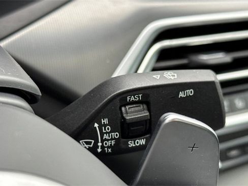 Used 2022 BMW X6 xDrive40i w/ M Sport Package image 40