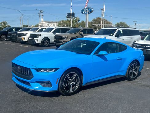 Used 2024 Ford Mustang Premium image 2