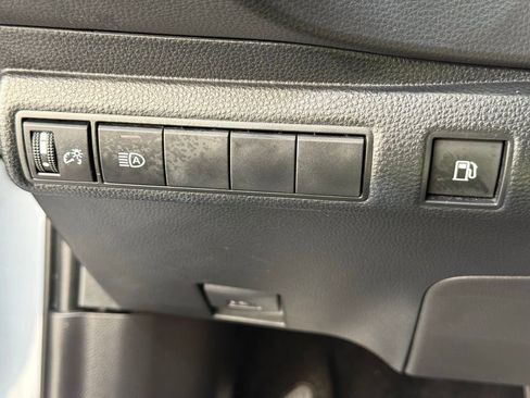 Used 2025 Toyota Corolla XLE image 29