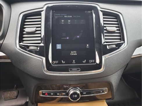 Used 2018 Volvo XC90 T6 Momentum w/ Momentum Plus Package AWD/4WD image 30