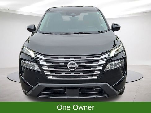 Used 2025 Nissan Rogue SV FWD image 2