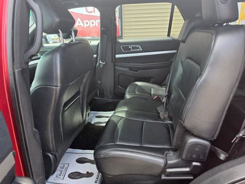 Used 2016 Ford Explorer XLT w/ Equipment Group 202A AWD/4WD image 12