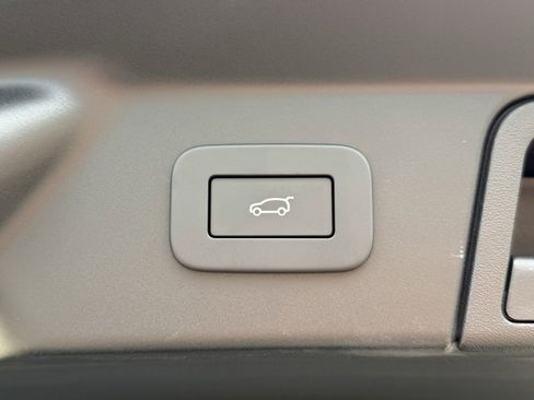 New 2026 Land Rover Range Rover Velar Dynamic SE image 37