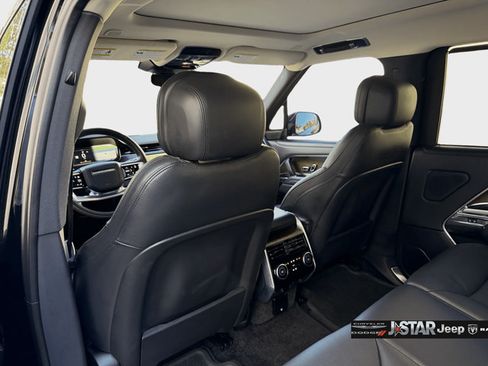 Used 2025 Land Rover Range Rover Long Wheelbase SE AWD/4WD image 24