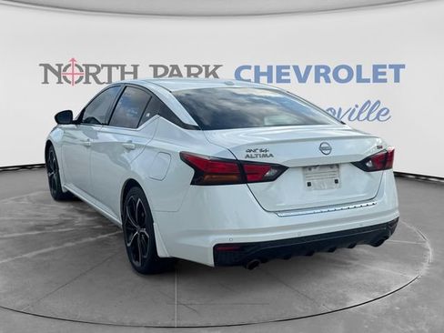Used 2023 Nissan Altima 2.5 SR FWD image 7