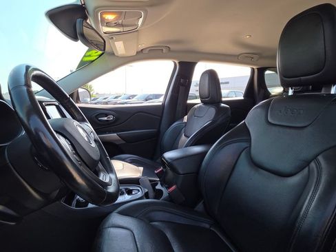 Used 2019 Jeep Cherokee Limited AWD/4WD image 21