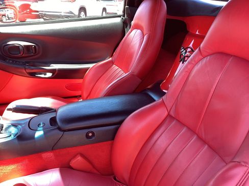 Used 2000 Chevrolet Corvette Convertible RWD image 13