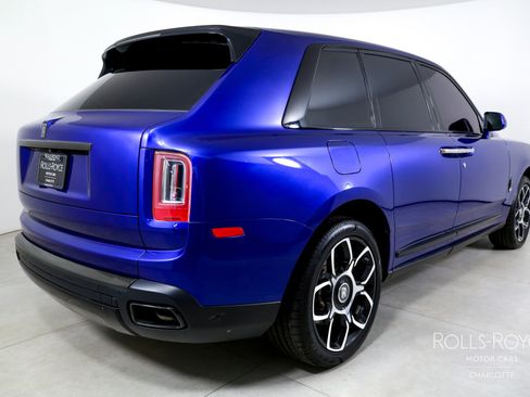 Used 2021 Rolls-Royce Cullinan Black Badge image 2