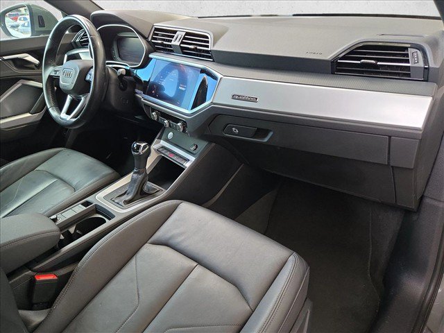 Used 2020 Audi Q3 2.0T Premium w/ Convenience Package AWD/4WD image 19
