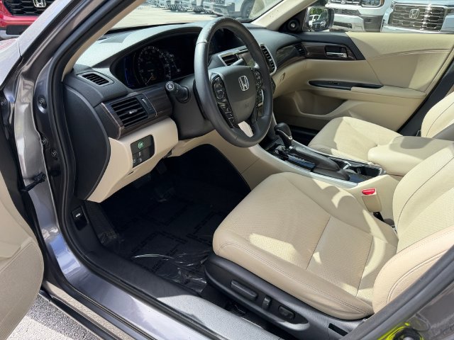 Used 2017 Honda Accord EX-L image 11