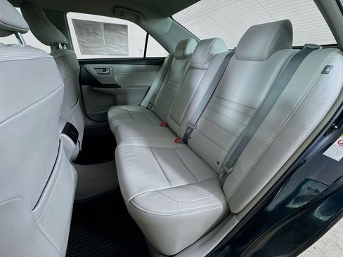 Used 2015 Toyota Camry XLE image 18