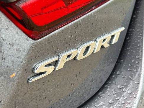 Used 2018 Honda Accord Sport image 10