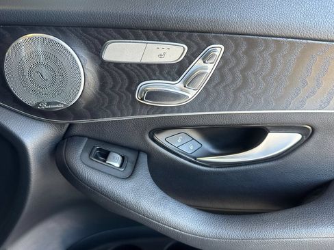 Used 2018 Mercedes-Benz GLC 350e 4MATIC image 22