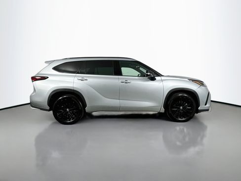 Certified 2025 Toyota Highlander XSE AWD/4WD image 8