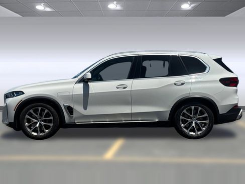Used 2025 BMW X5 xDrive50e AWD/4WD image 2