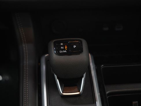 Used 2024 Nissan Pathfinder Platinum AWD/4WD image 18