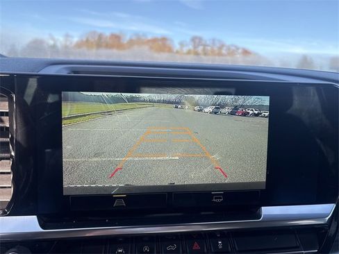 Used 2022 Chevrolet Silverado 1500 LT image 15