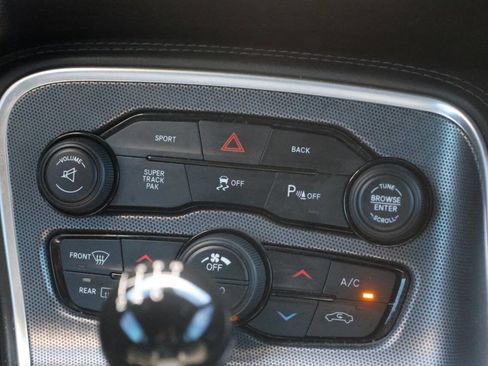 Used 2015 Dodge Challenger R/T Scat Pack w/ Scat Pack Appearance Package image 18