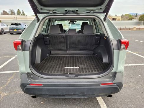 Used 2021 Toyota RAV4 XLE w/ Convenience Package image 11