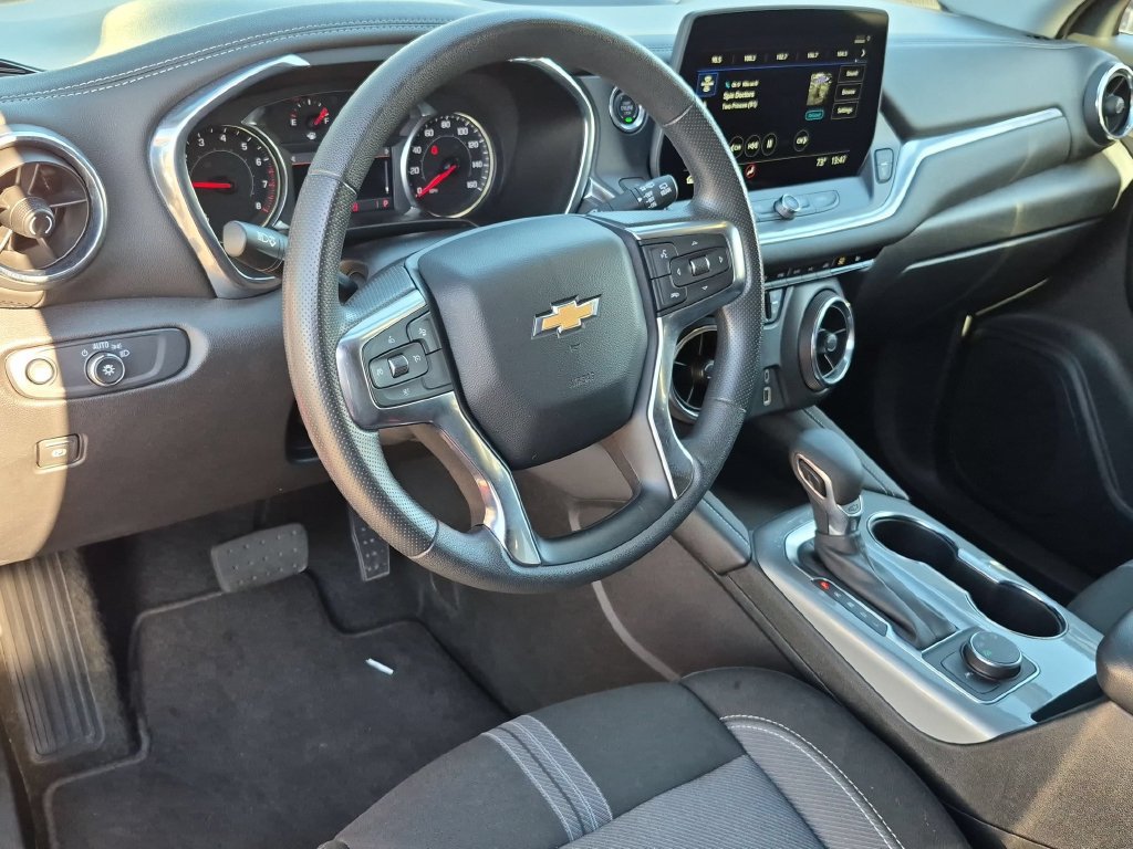 Used 2025 Chevrolet Blazer LT AWD/4WD image 15
