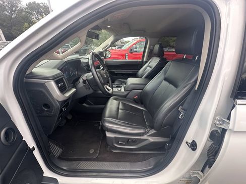 Used 2024 Ford Expedition Max XLT AWD/4WD image 9