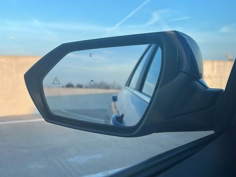 Certified 2025 Hyundai Elantra Limited image 19